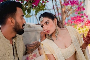 Athiya Shetty And KL Rahul Share Inside Pictures From Mehendi And Sangeet, Check Out The Candid Photos Of The Couple